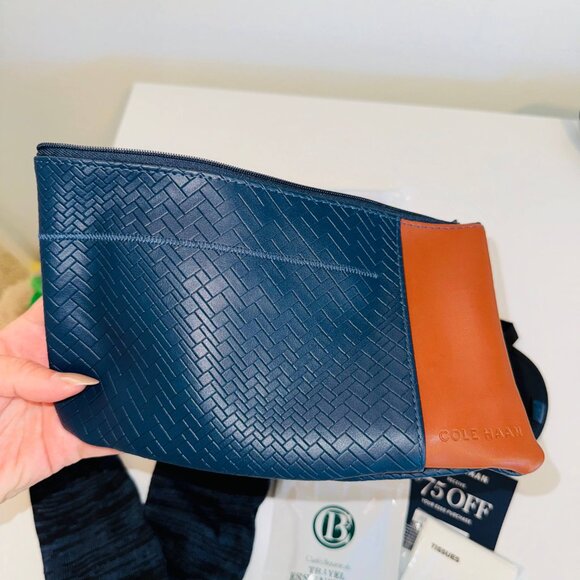 American Airlines Business Class Amenity Kit with Leather Zipper Pouch - Picture 2 of 6